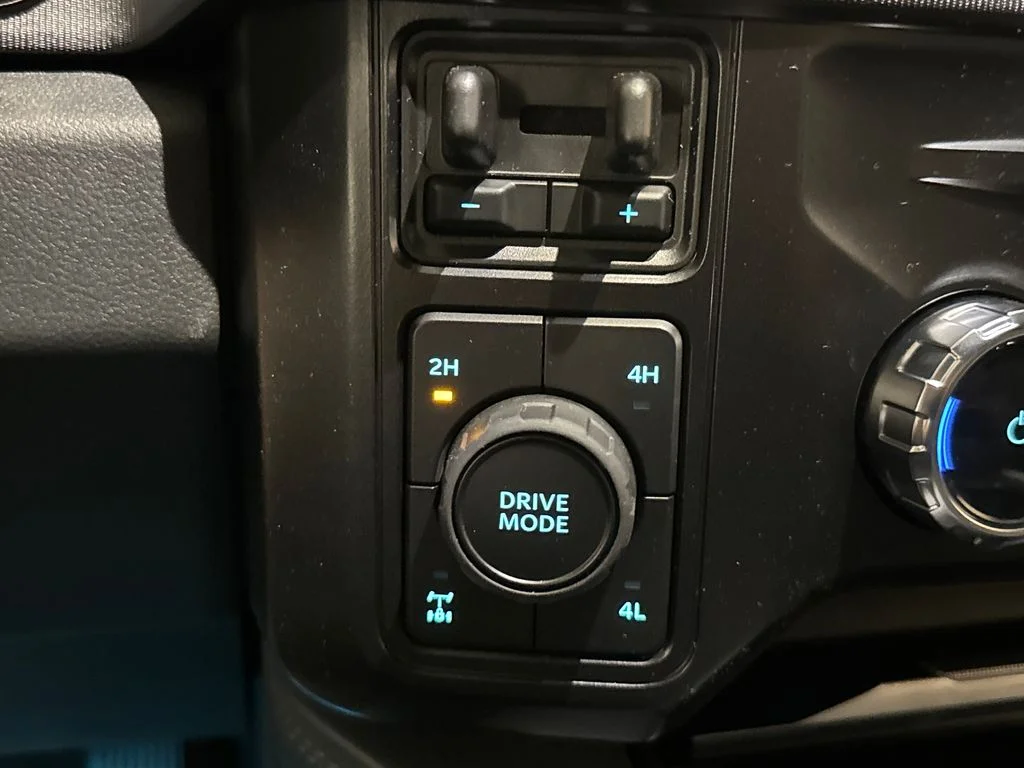 New 2026 Black Ford Platinum image 33