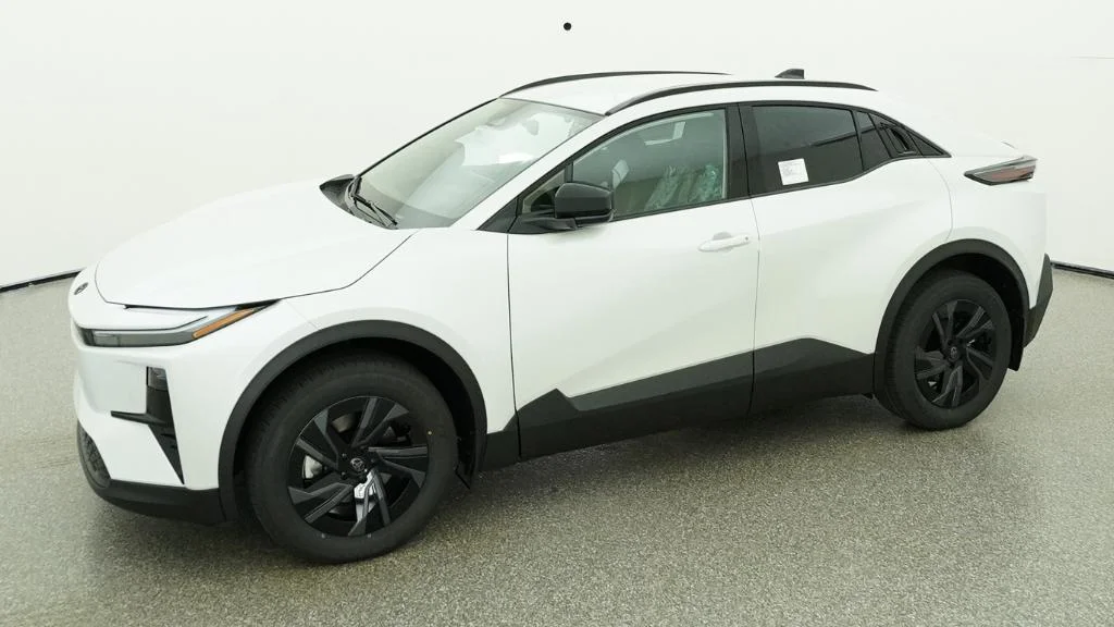 New 2026 Wind Chill Pearl Toyota SE image 23