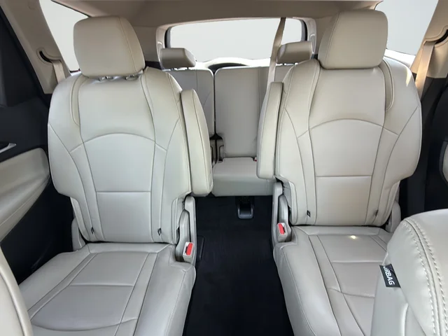 Used 2020 Red Buick Essence image 34