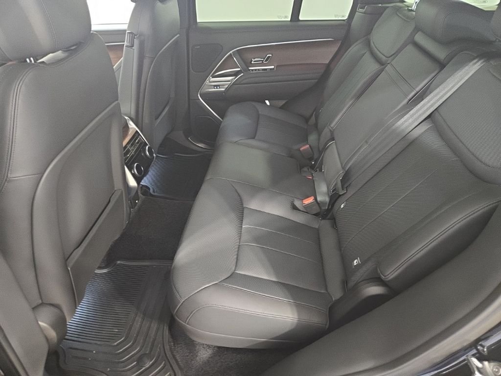 Used 2024 Santorini Black Metallic Land Rover SE image 20