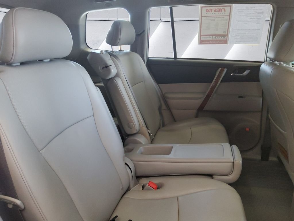 Used 2012 Red Toyota Limited image 16