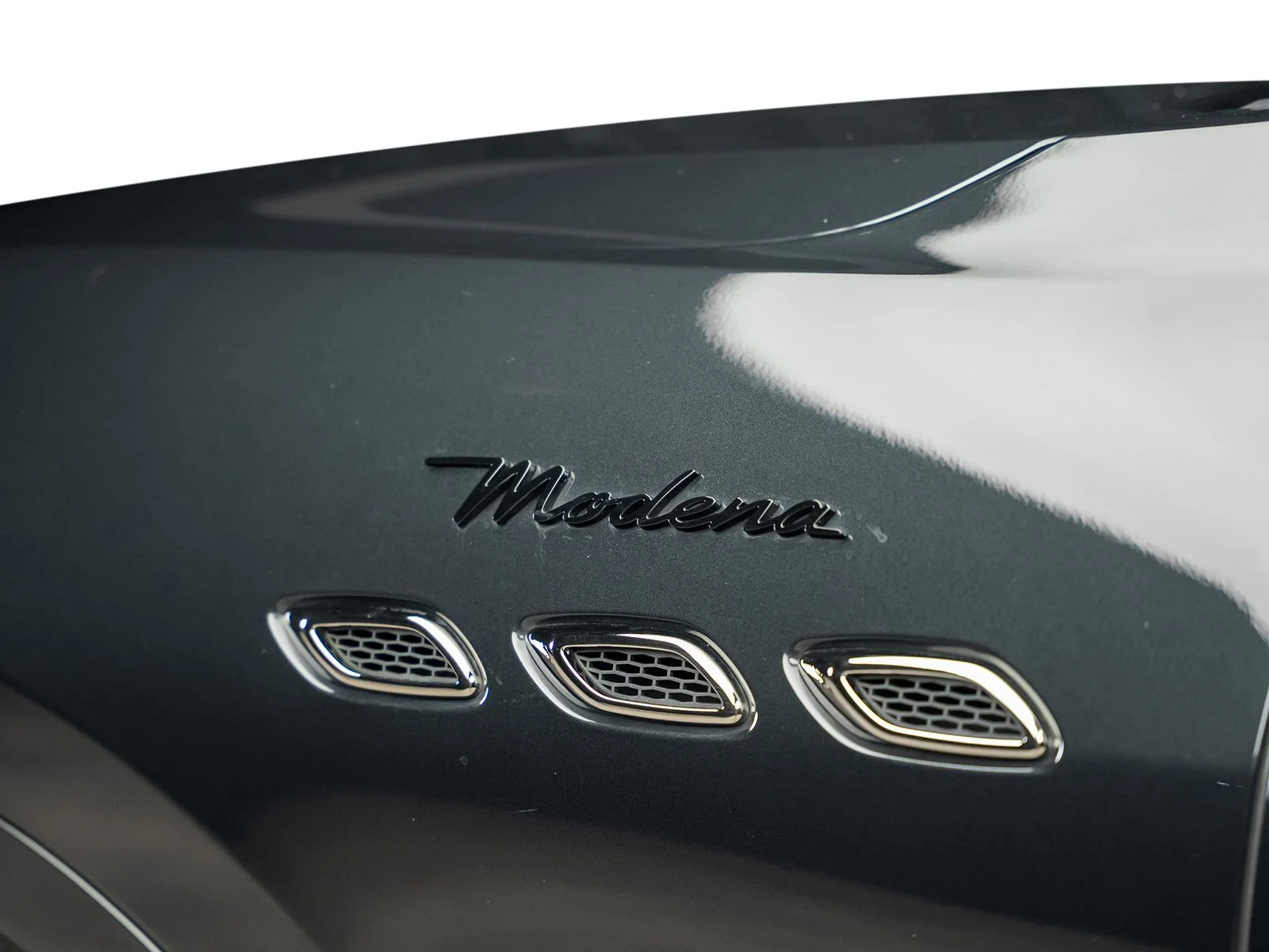 Used 2022 Gray Maserati Modena image 29