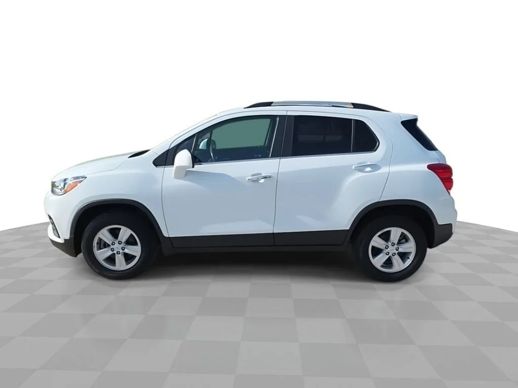Certified Used 2020 SUMMIT WHITE Chevrolet LT image 5