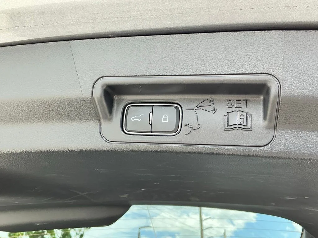 Used 2025 Gray Ford ST-Line image 23