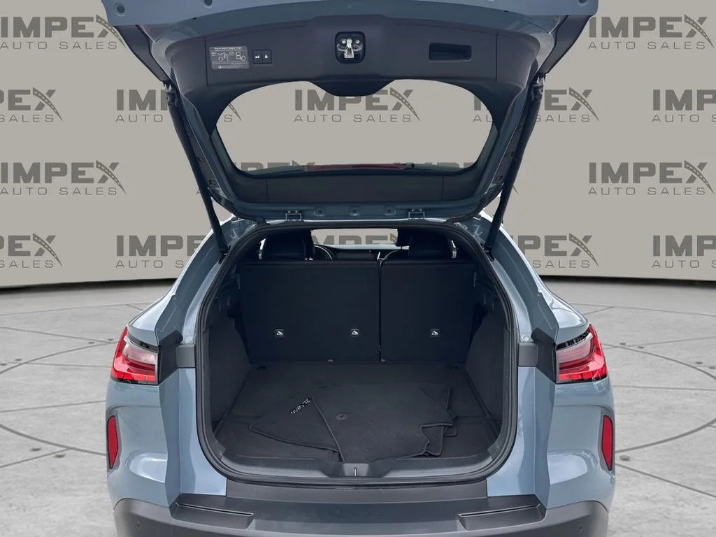 Used 2023 Gray INFINITI LUXE image 27