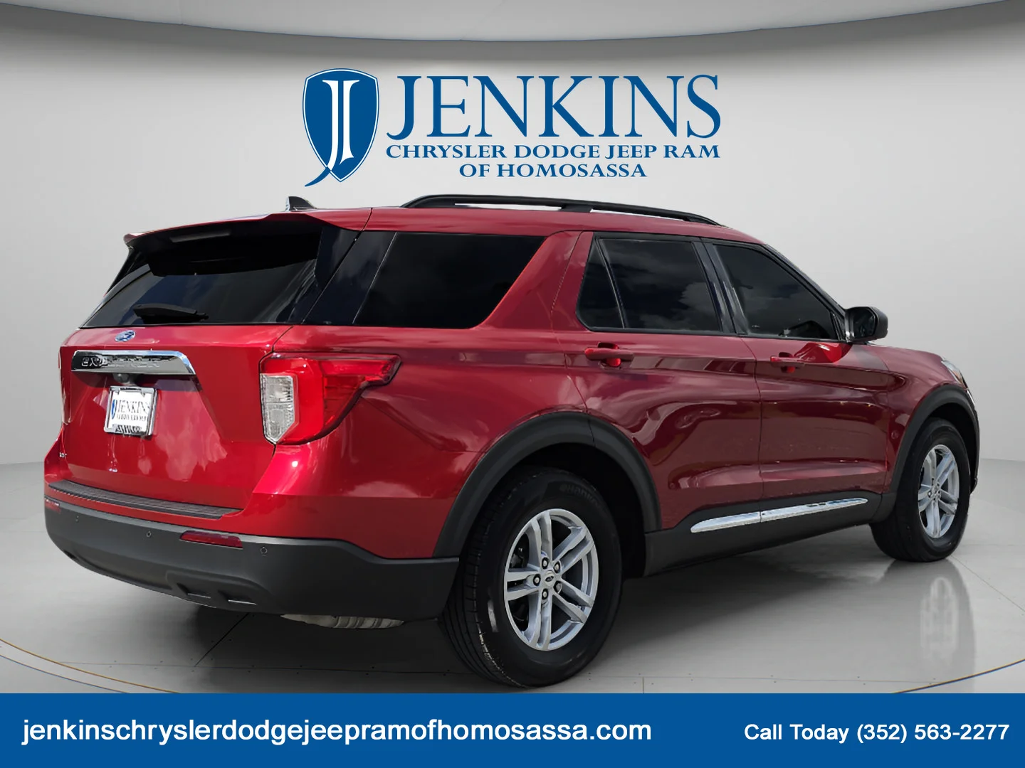 Used 2024 Rapid Red Metallic Tinted Clearcoat Ford XLT image 5