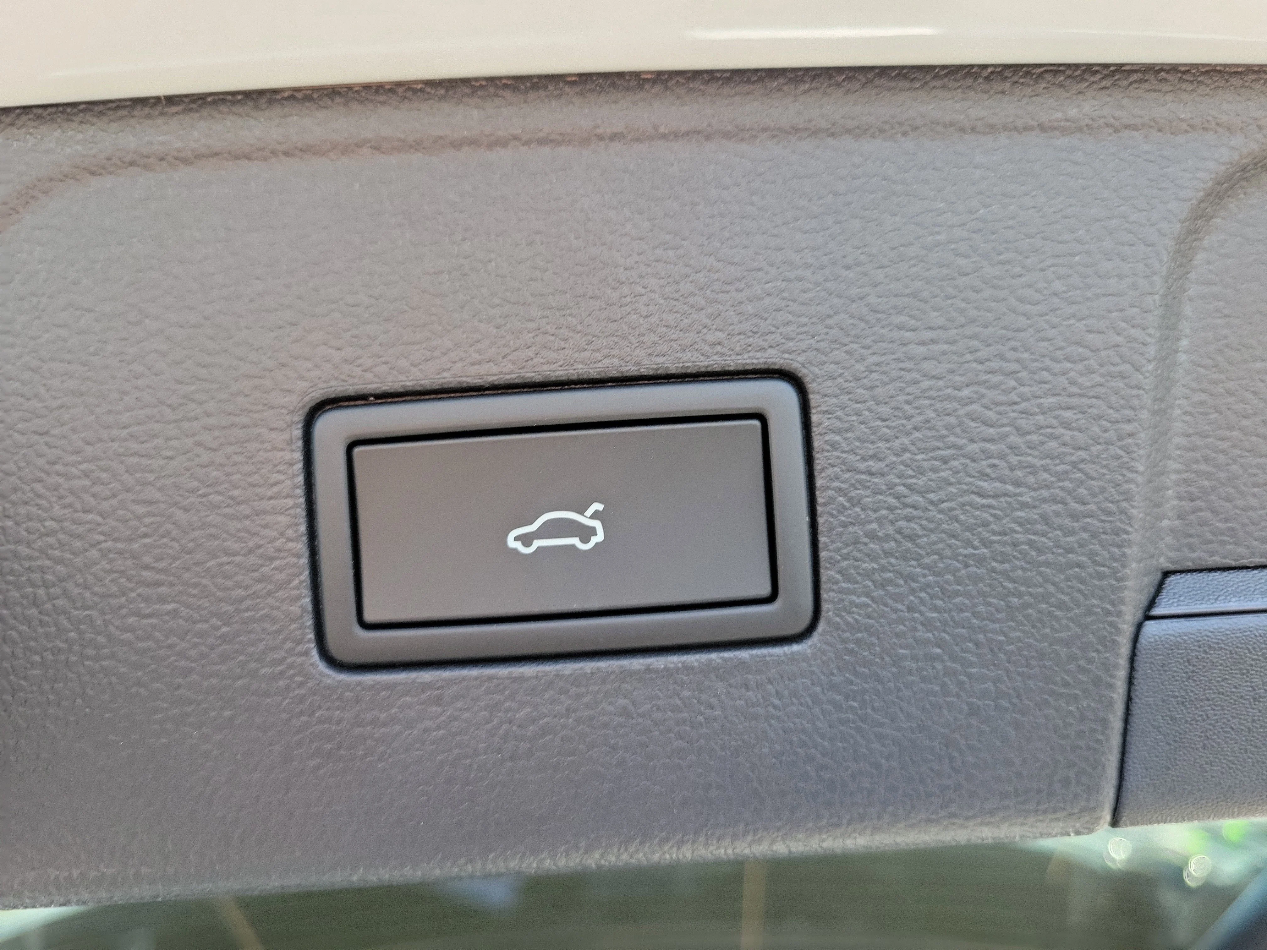 New 2026 White Volkswagen Peak Edition image 14
