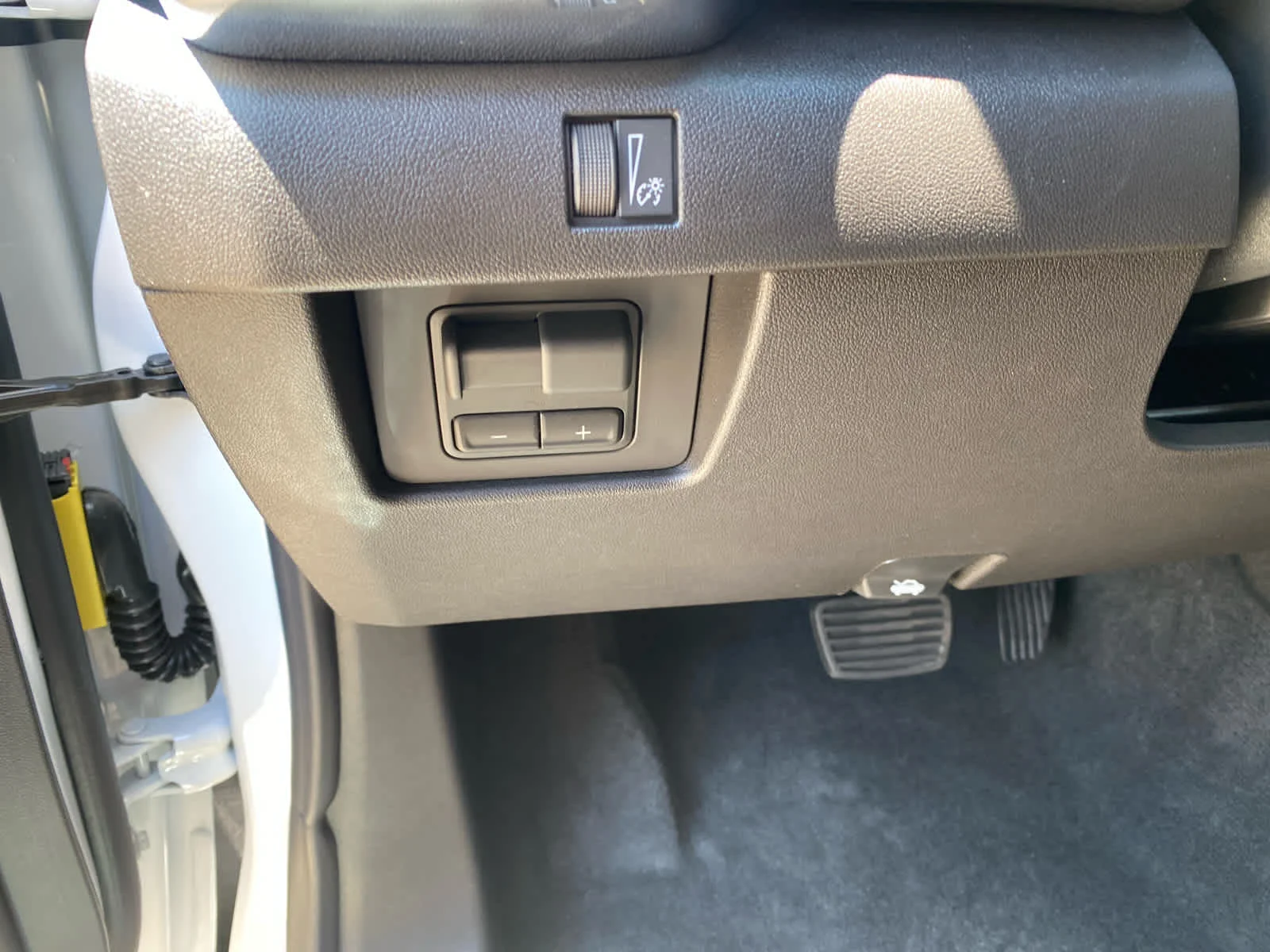New 2026 Summit White GMC Elevation image 10