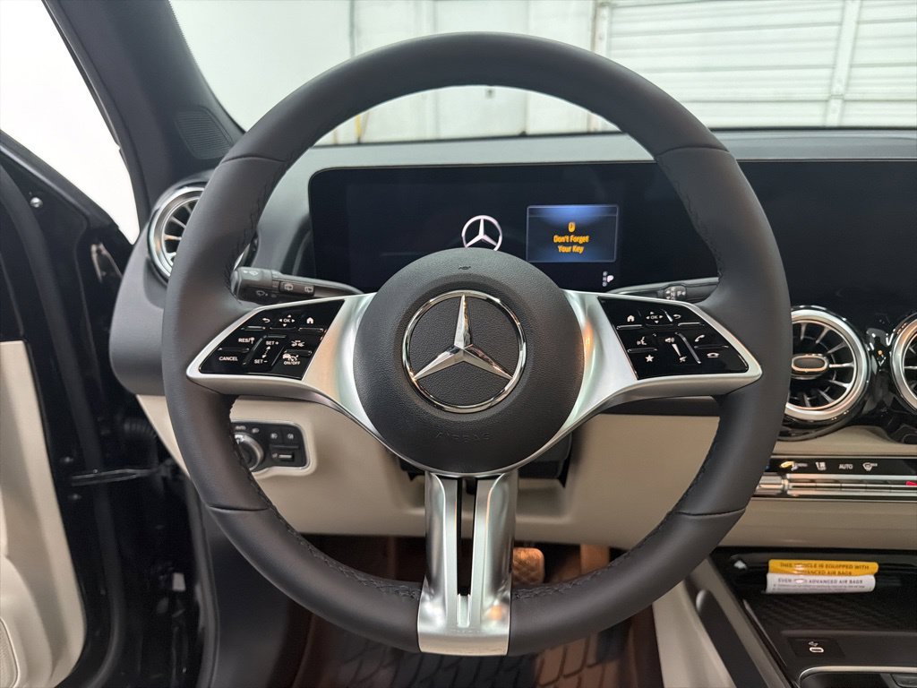 Used 2026 Black Mercedes-Benz GLB 250 image 15