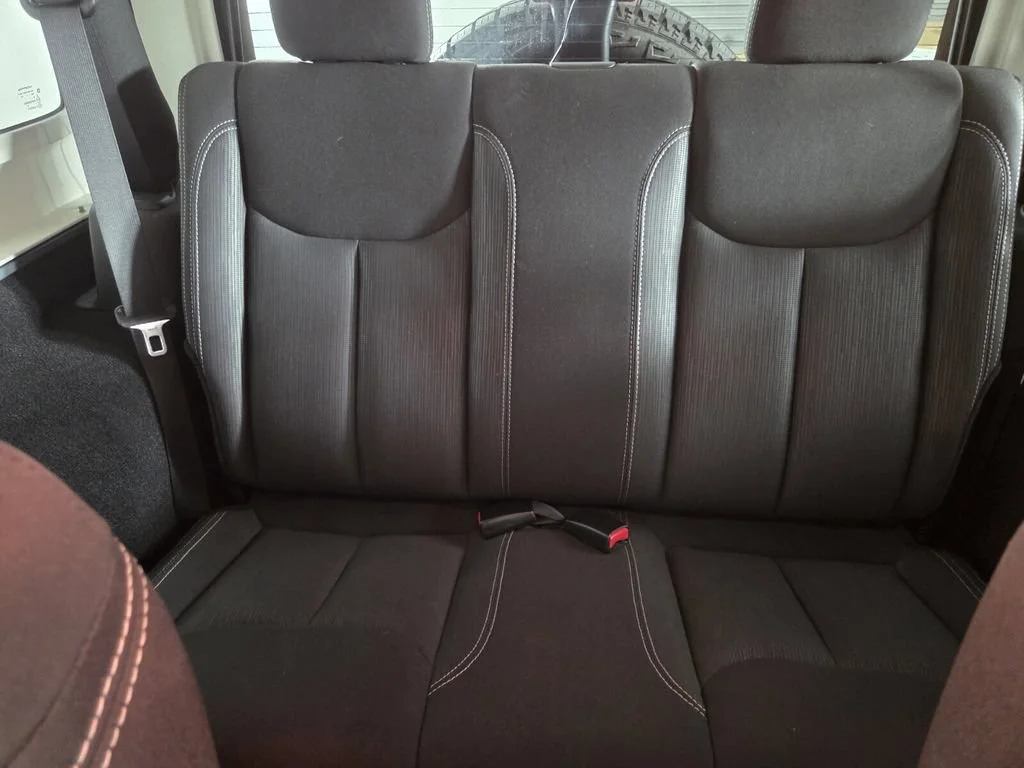 Used 2015 Anvil Clearcoat Jeep Sahara image 21