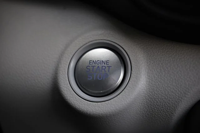 New 2026 Shimmering Silver Hyundai SEL image 13