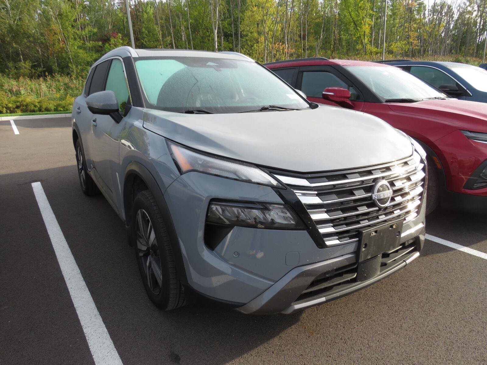 Used 2024 Boulder Gray Pearl Nissan SL image 2