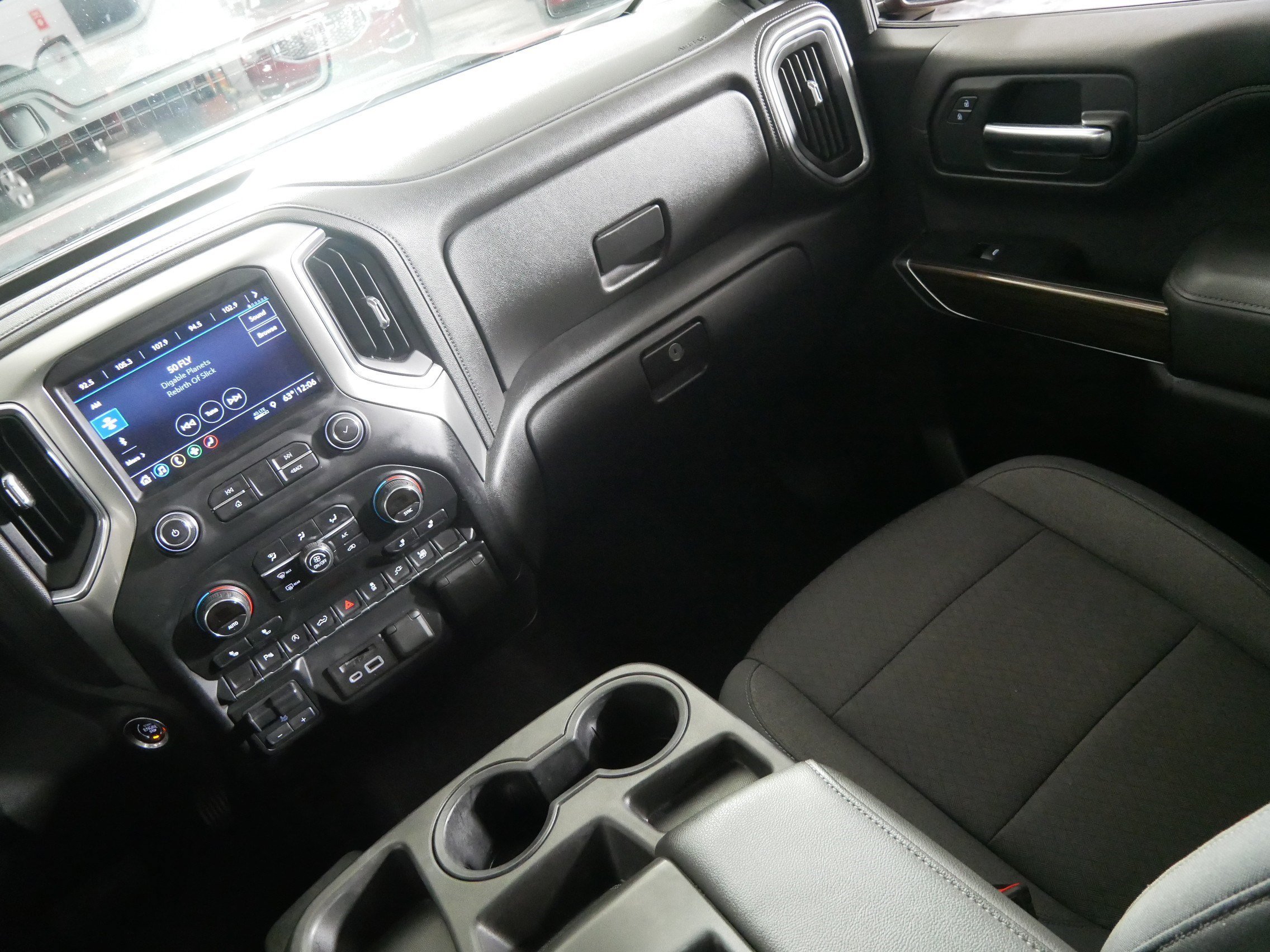 Used 2019 CAJUN RED TINTCOAT Chevrolet LT image 11