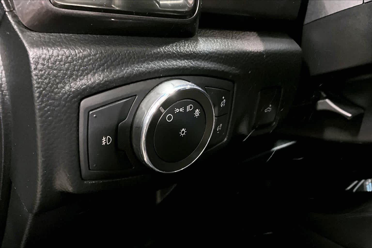 Used 2019 Magnetic Metallic Ford LARIAT image 31