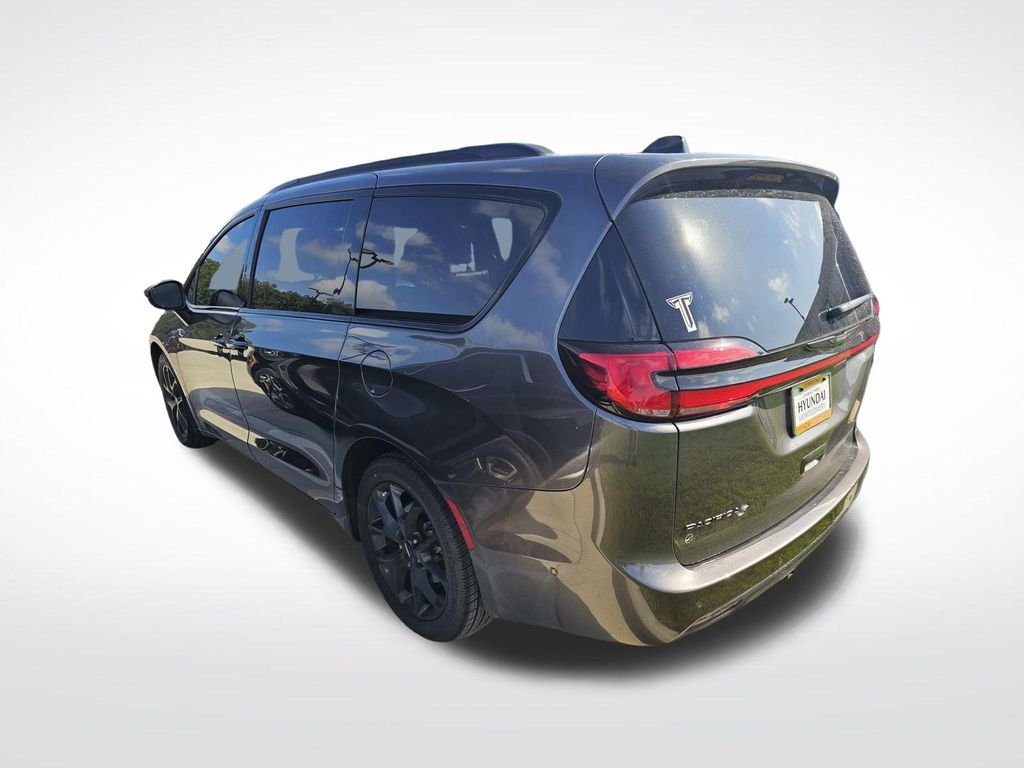 Used 2023 Gray Chrysler Touring L image 13