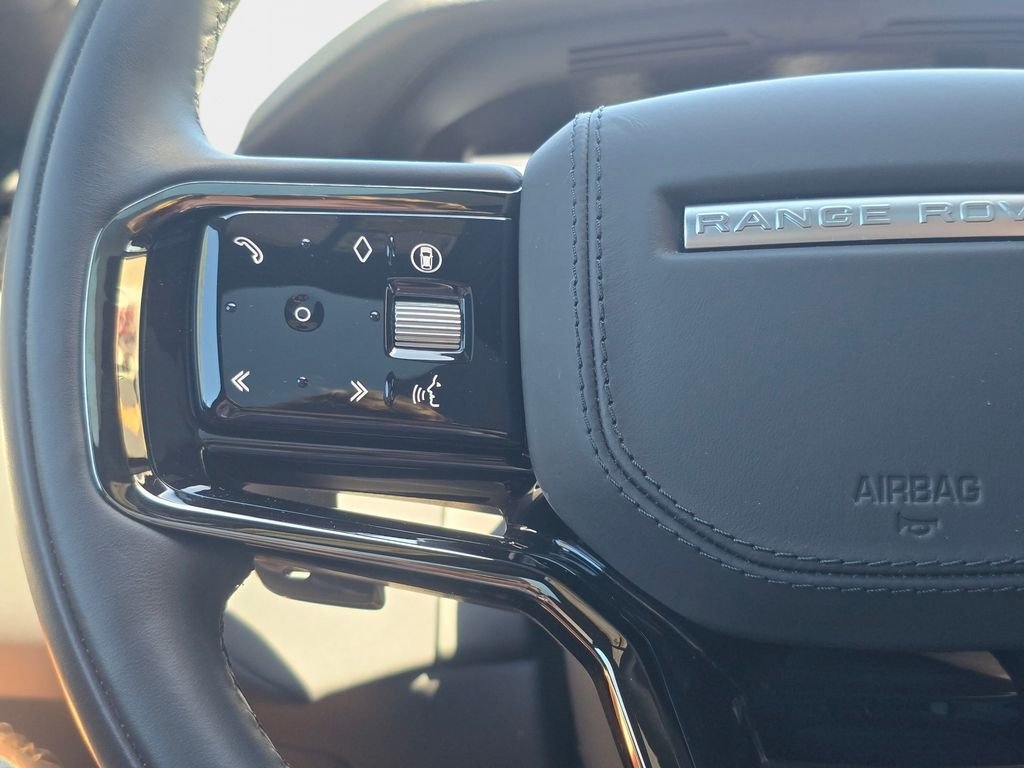 Certified Used 2025 White Land Rover Dynamic SE image 20