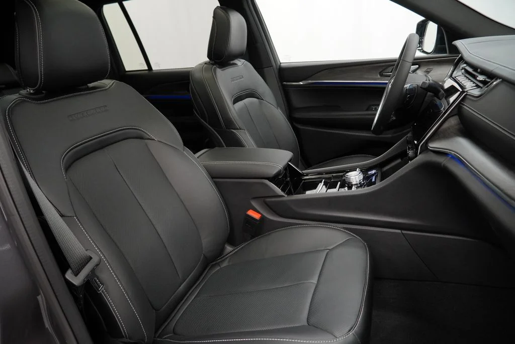 Used 2025 Gray Jeep Overland image 48