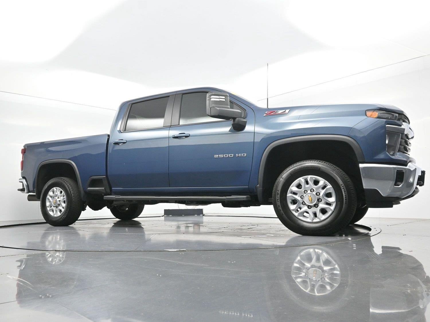 Used 2026 Lakeshore Blue Metallic Chevrolet LT image 44