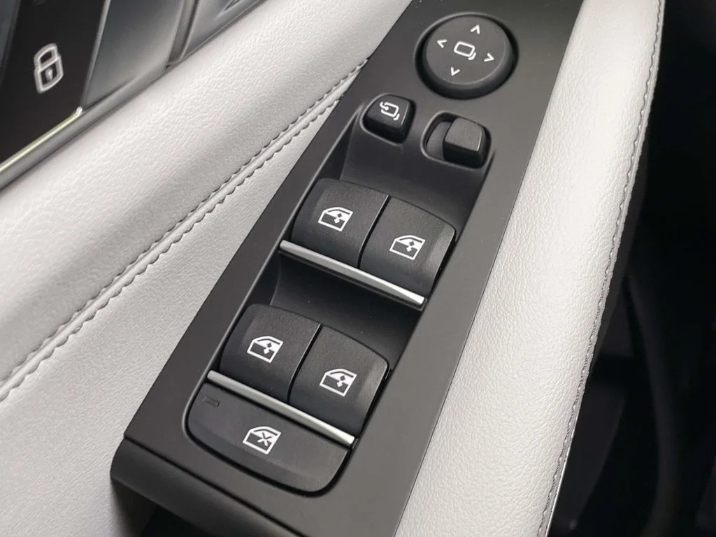 New 2026 Black BMW xDrive40i image 30