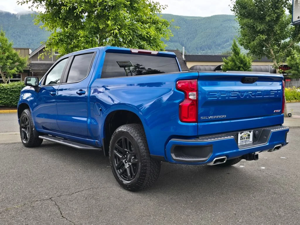 Used 2023 Glacier Blue Metallic Chevrolet RST image 7