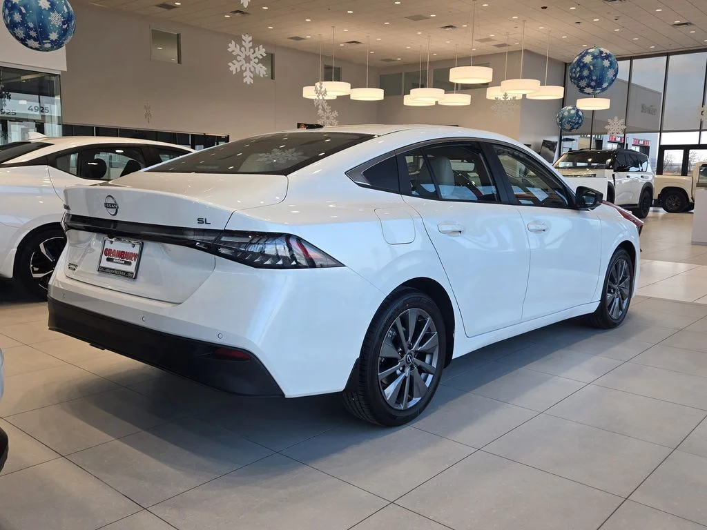 New 2026 White Nissan SL image 4