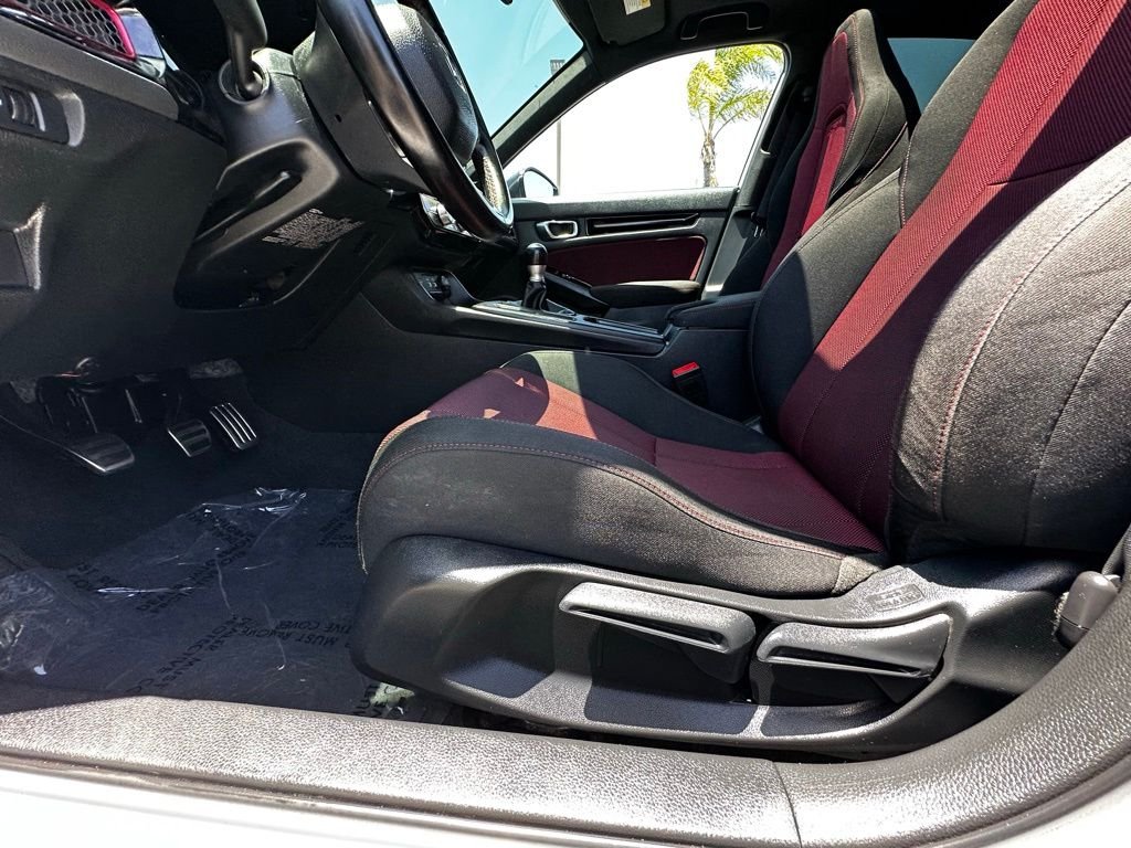 Used 2024  Honda Base image 23