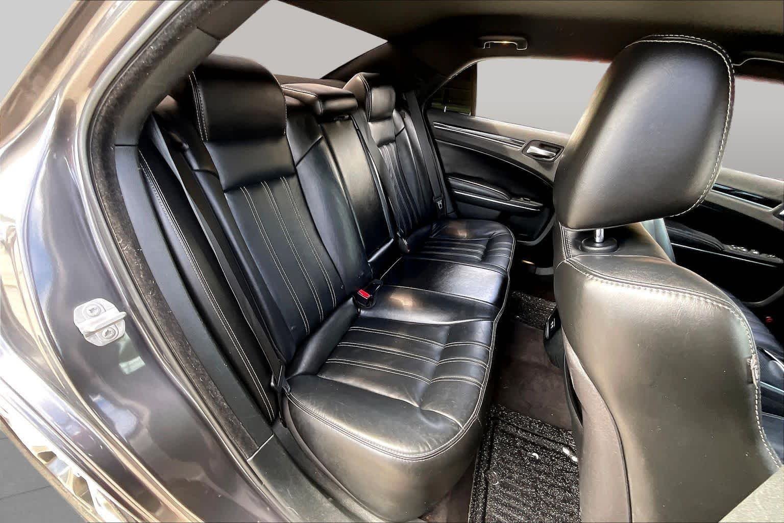 Used 2017 Granite Crystal Metallic Clearcoat Chrysler 300S image 20