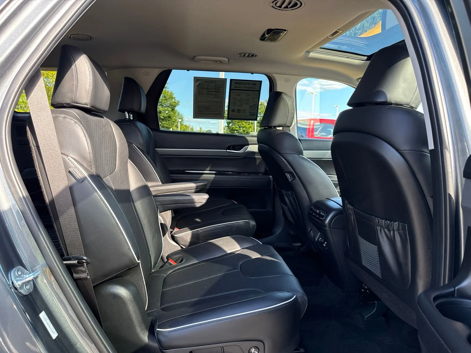 Used 2025 Gray Hyundai SEL Premium image 31