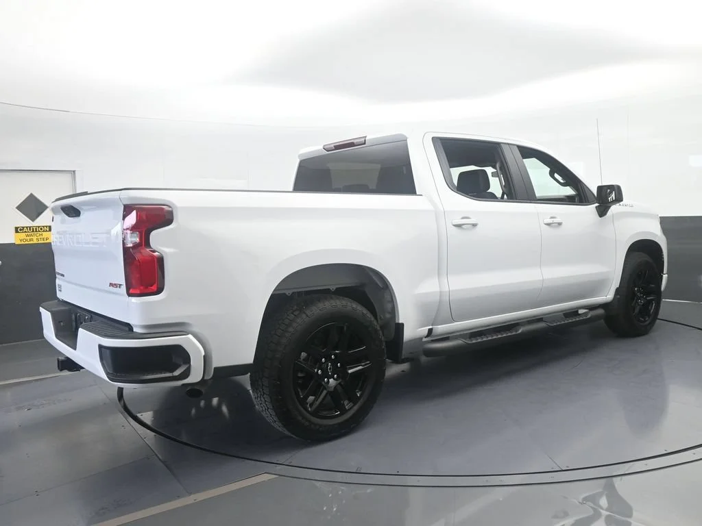 Used 2026 Summit White Chevrolet RST image 6