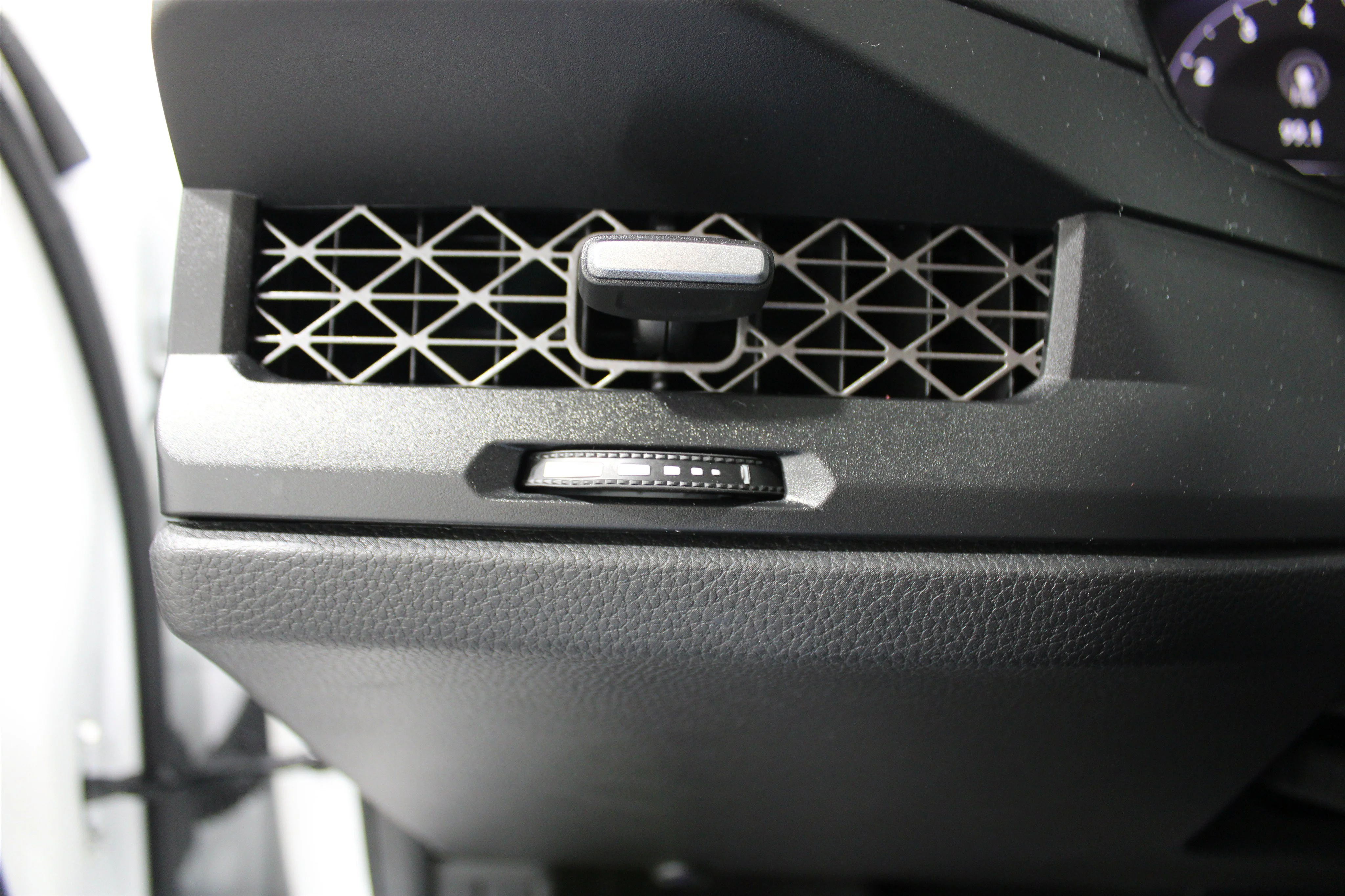 2025 Honda Accord SE - Photo 8