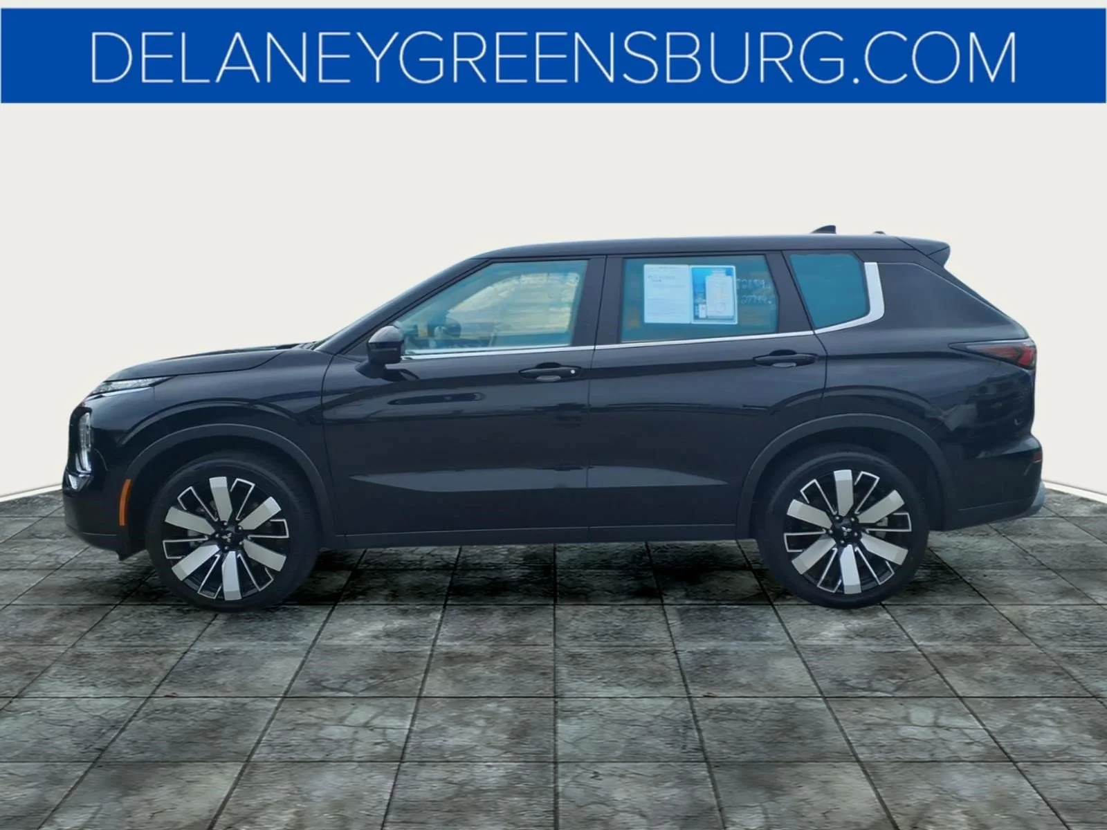 Used 2025 Blue Mitsubishi SE image 6