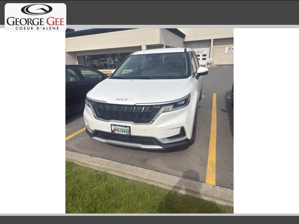 2024 Kia Sedona EX's photo