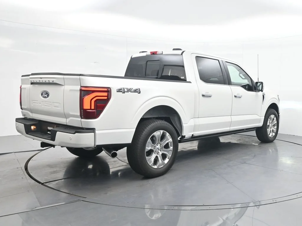 New 2026 Star White Metallic Tri-Coat Ford Platinum® image 7