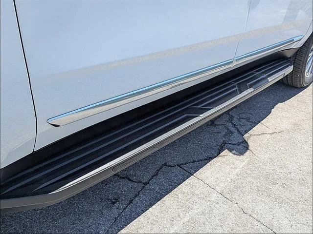 2026 GMC Yukon XL Denali - Photo 13