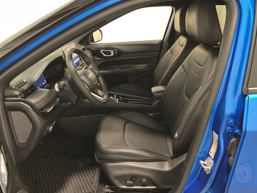 Used 2024 Hydro Blue Pearlcoat Jeep Trailhawk image 12