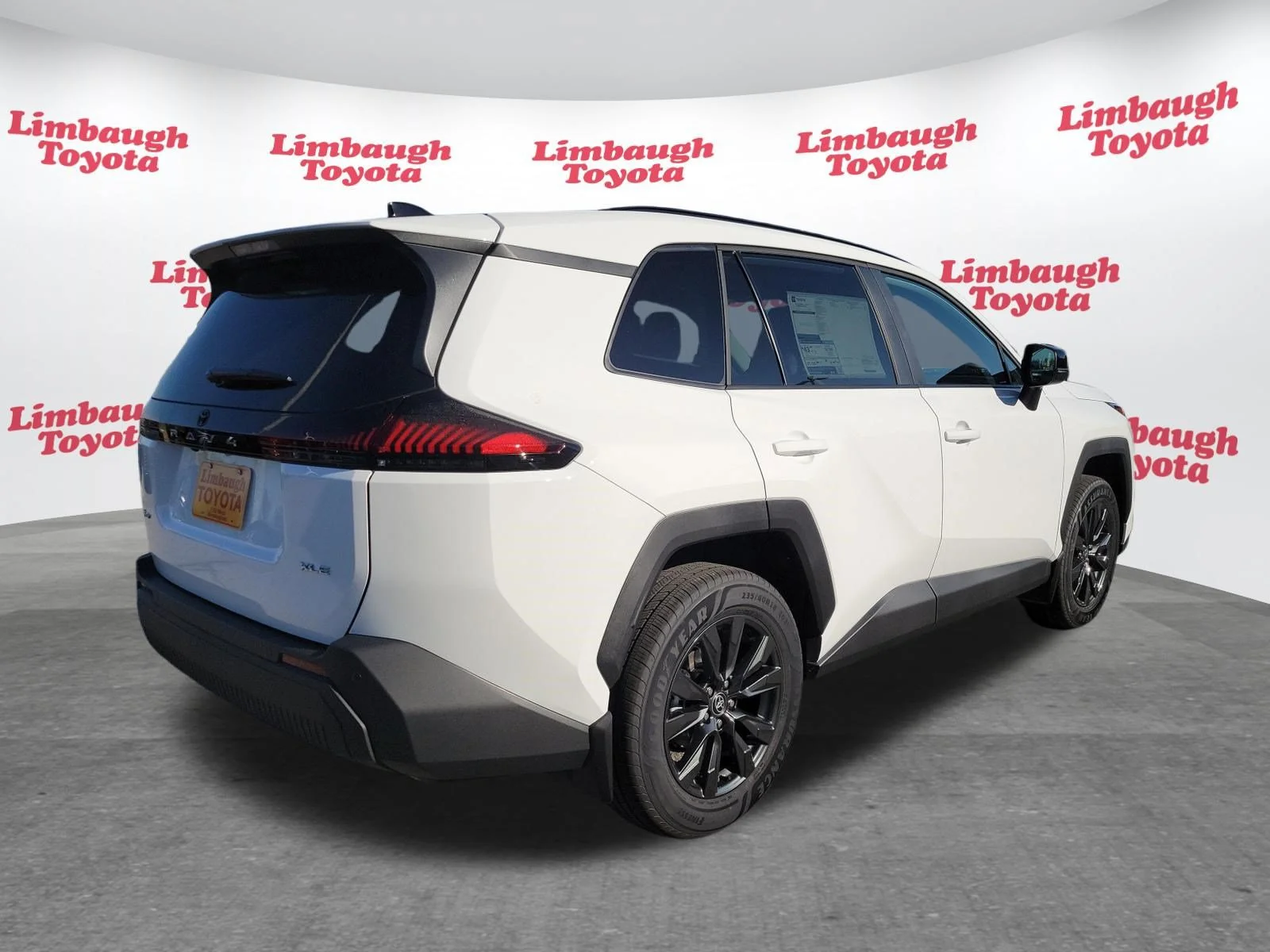 New 2026 Ice Cap Toyota XLE Premium image 15