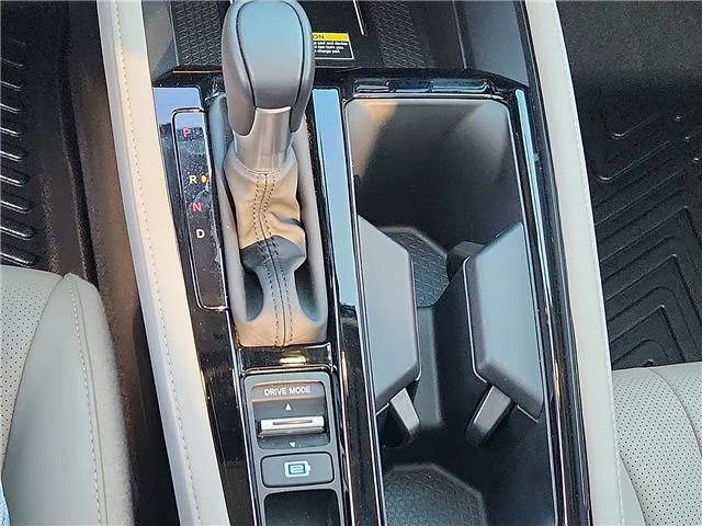 Used 2025 White Honda Touring image 14