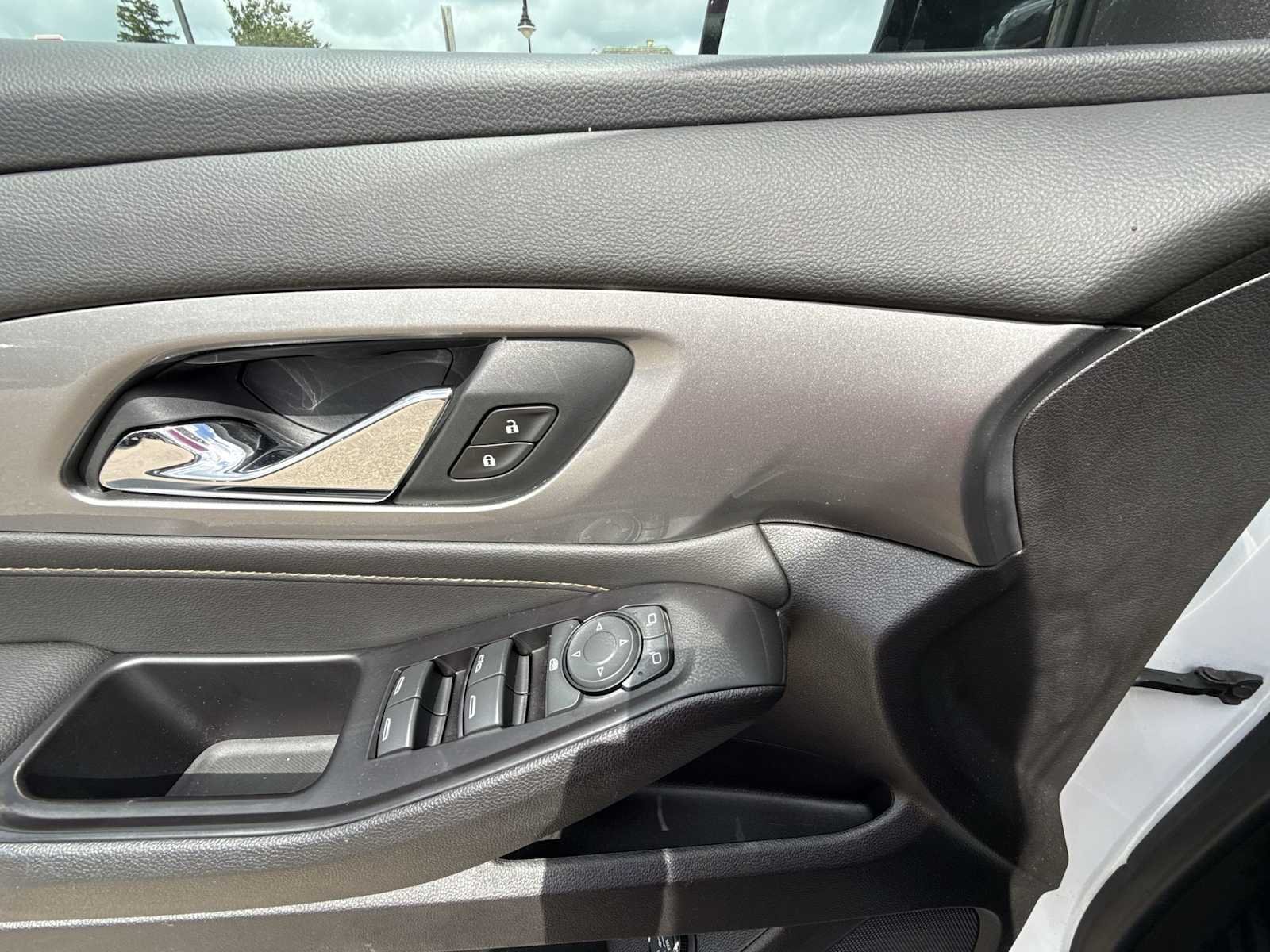 Certified Used 2019 SUMMIT WHITE Chevrolet LT Leather image 22