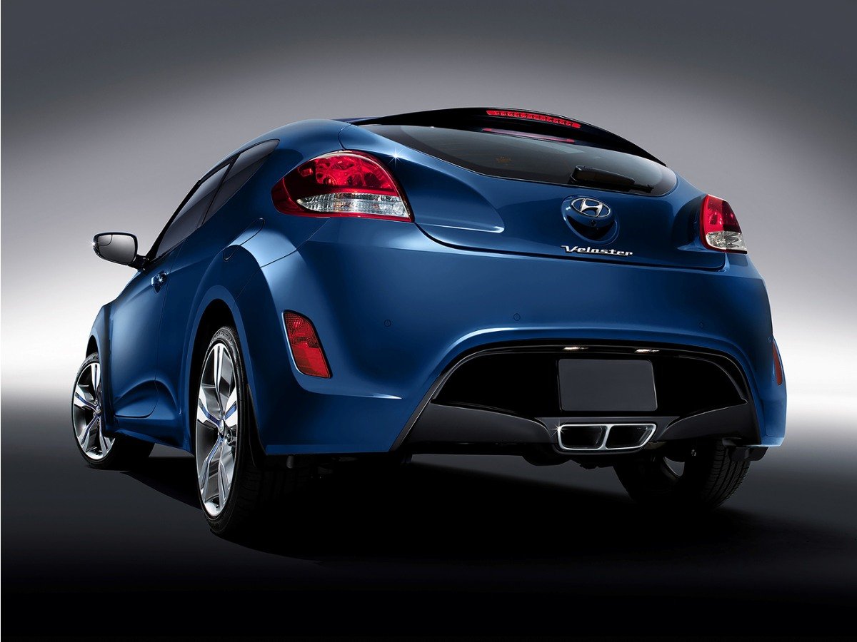 Used 2017 Yellow Hyundai Base image 1