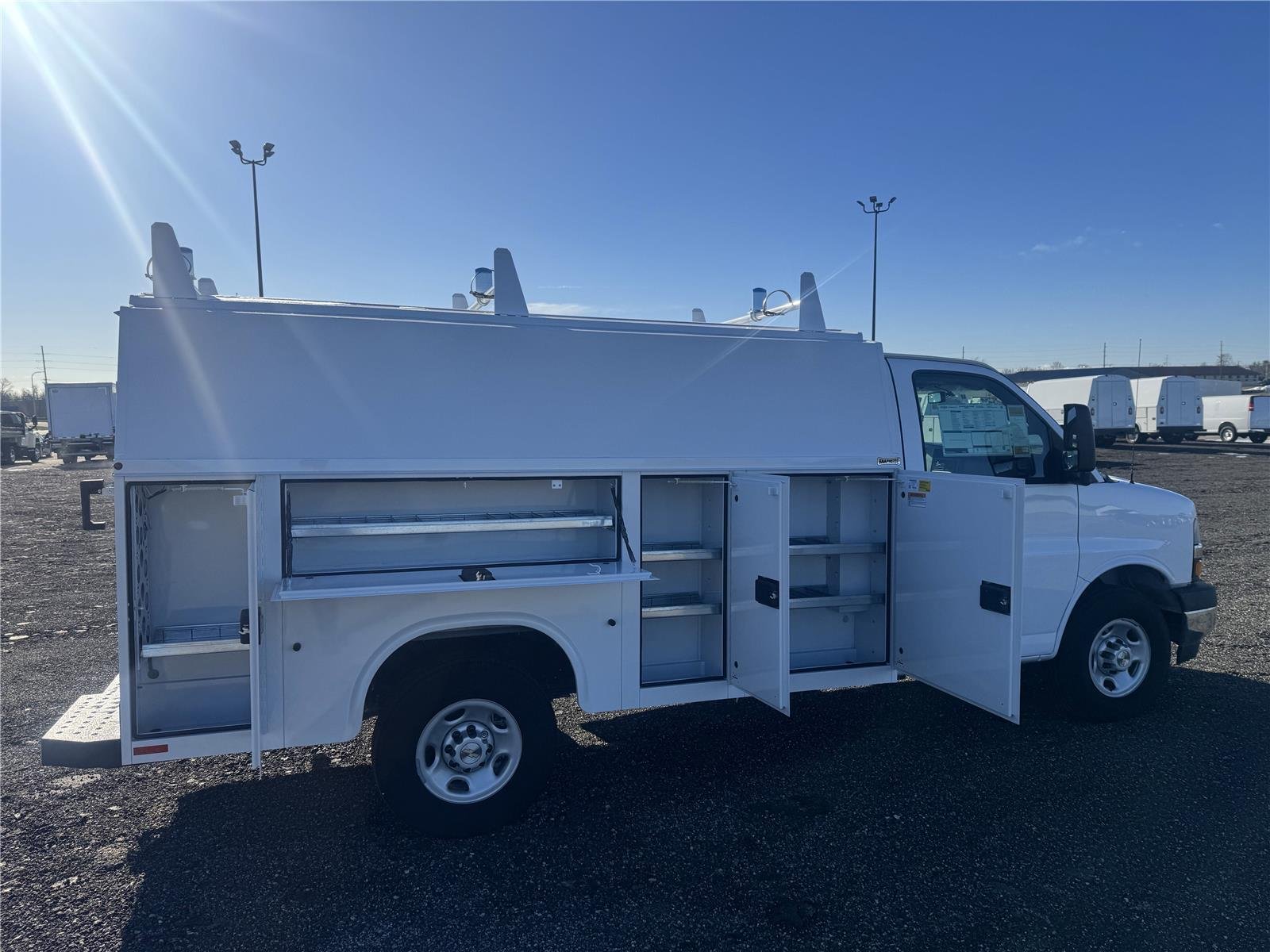 New 2025 Summit White Chevrolet 1WT image 9