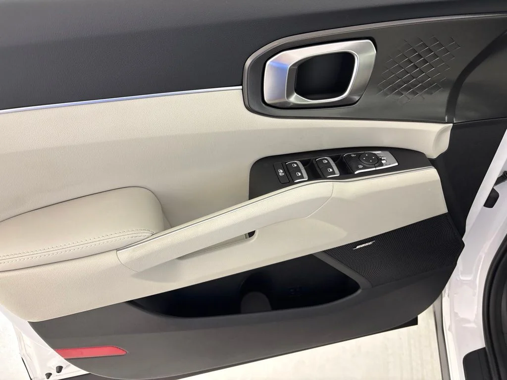 New 2026 Glacial White Pearl Kia EX image 27