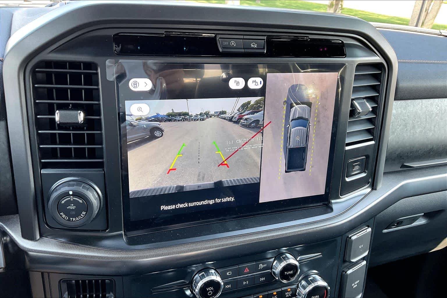 New 2026 Carbonized Gray Metallic Ford Tremor® image 18