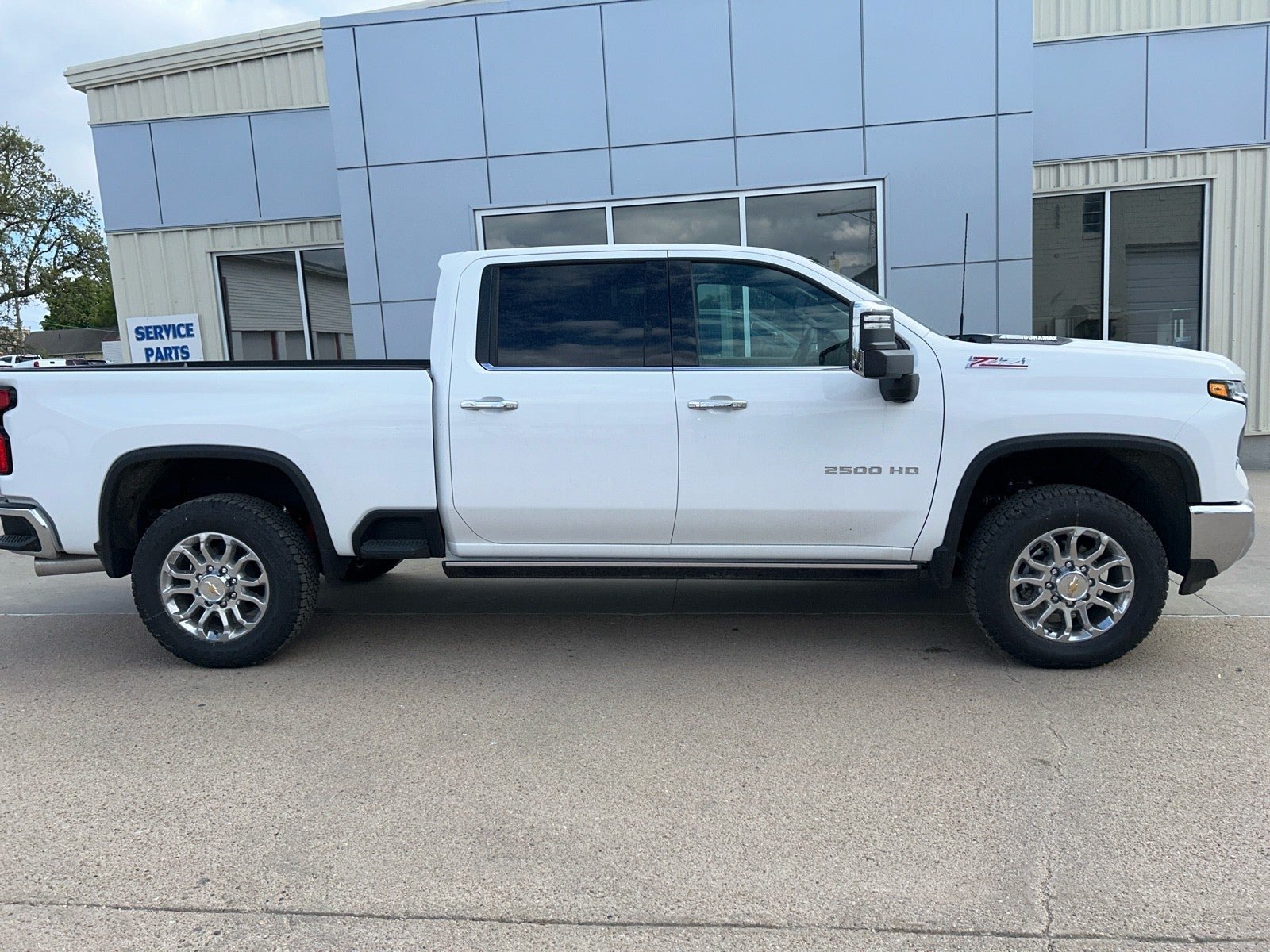 2025 Chevrolet Silverado 2500 HD LTZ - Photo 28