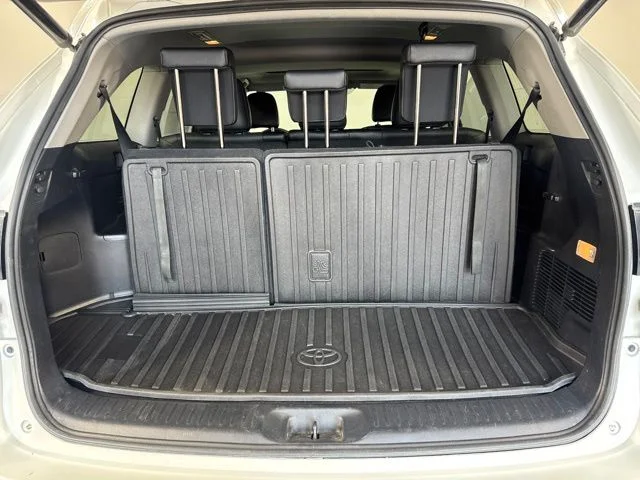 Certified Used 2019 Blizzard Pearl Toyota Limited image 22