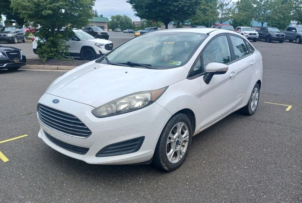 Used 2016  Ford SE image 14