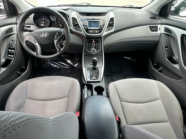 Used 2016 White Hyundai SE image 13