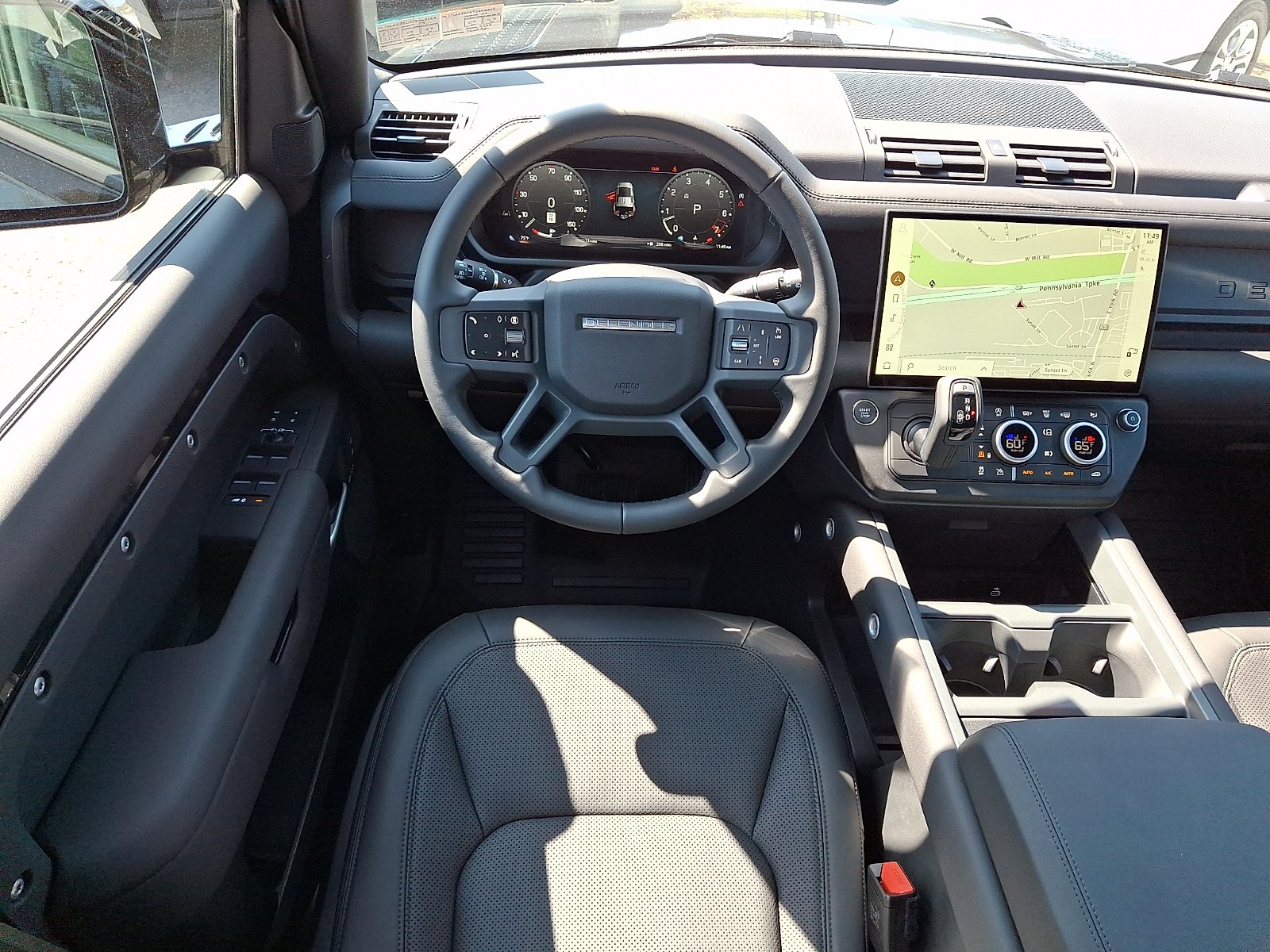New 2026 Santorini Black Land Rover P400 X-Dynamic SE image 4