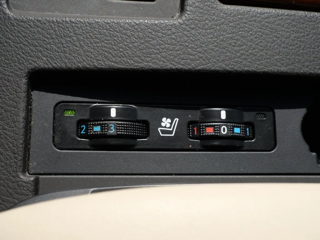 Used 2013  Lexus 350 image 26