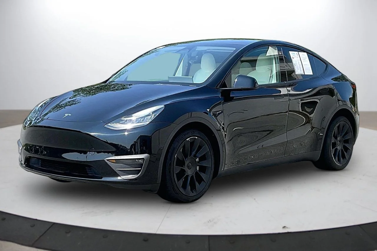 Used 2022  Tesla Long Range image 4