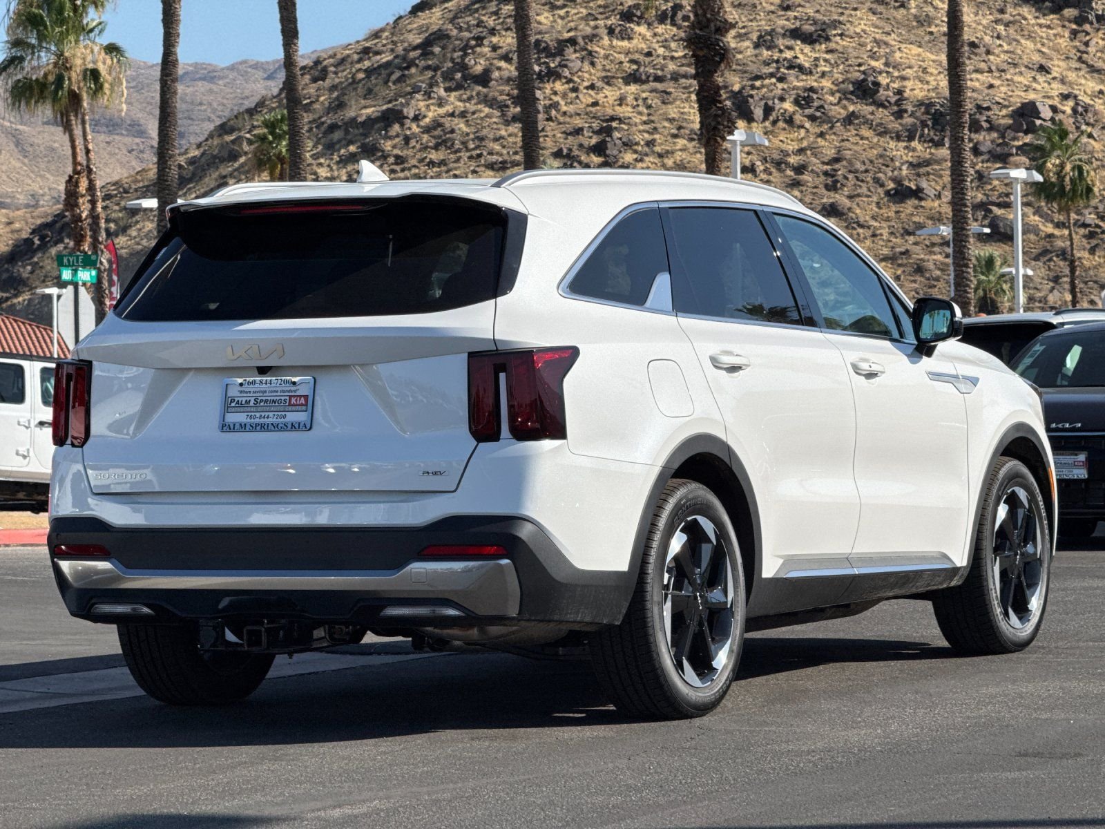 New 2026 Snow White Pearl Kia EX AWD image 3